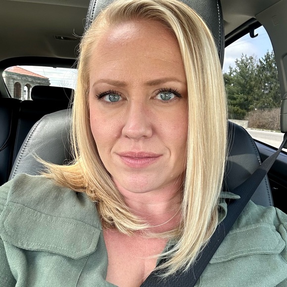 Meet your Posher, Meredith - Picture 1 of 1